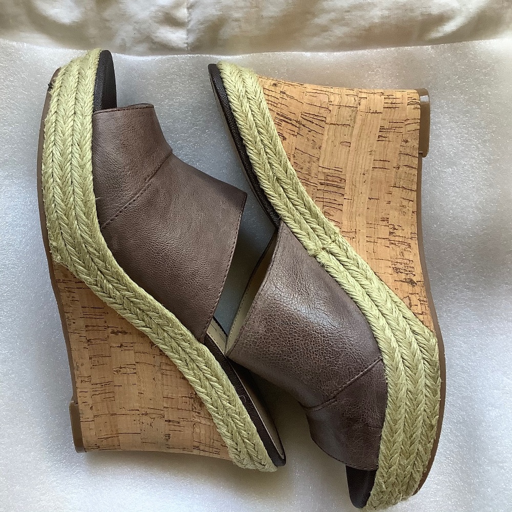 Marc fisher cork wedges